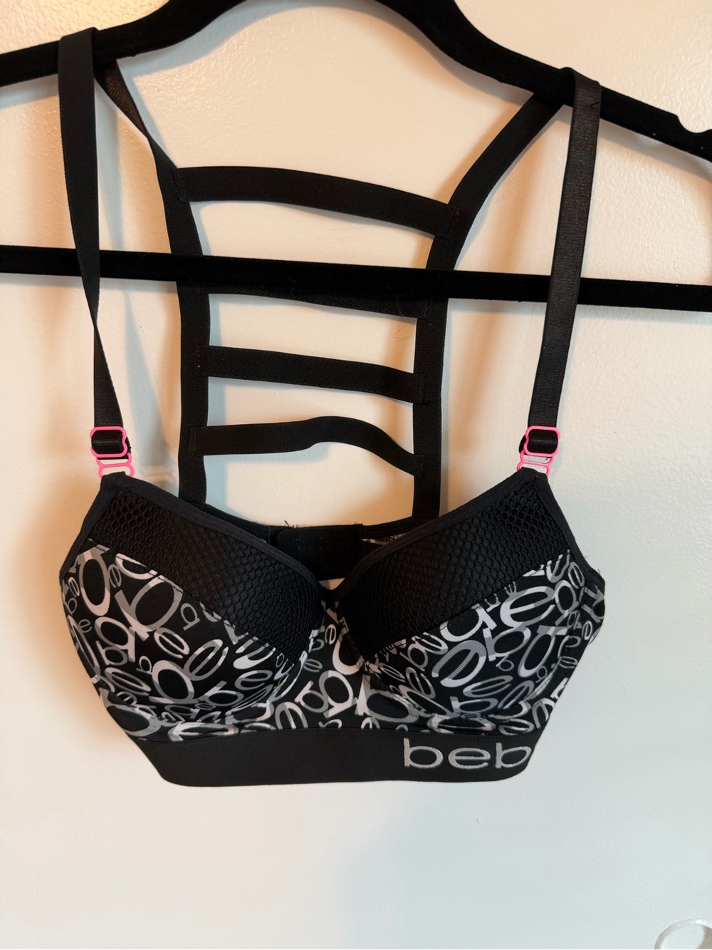 bebe Black & White Athlete/Sports Bra Sz S